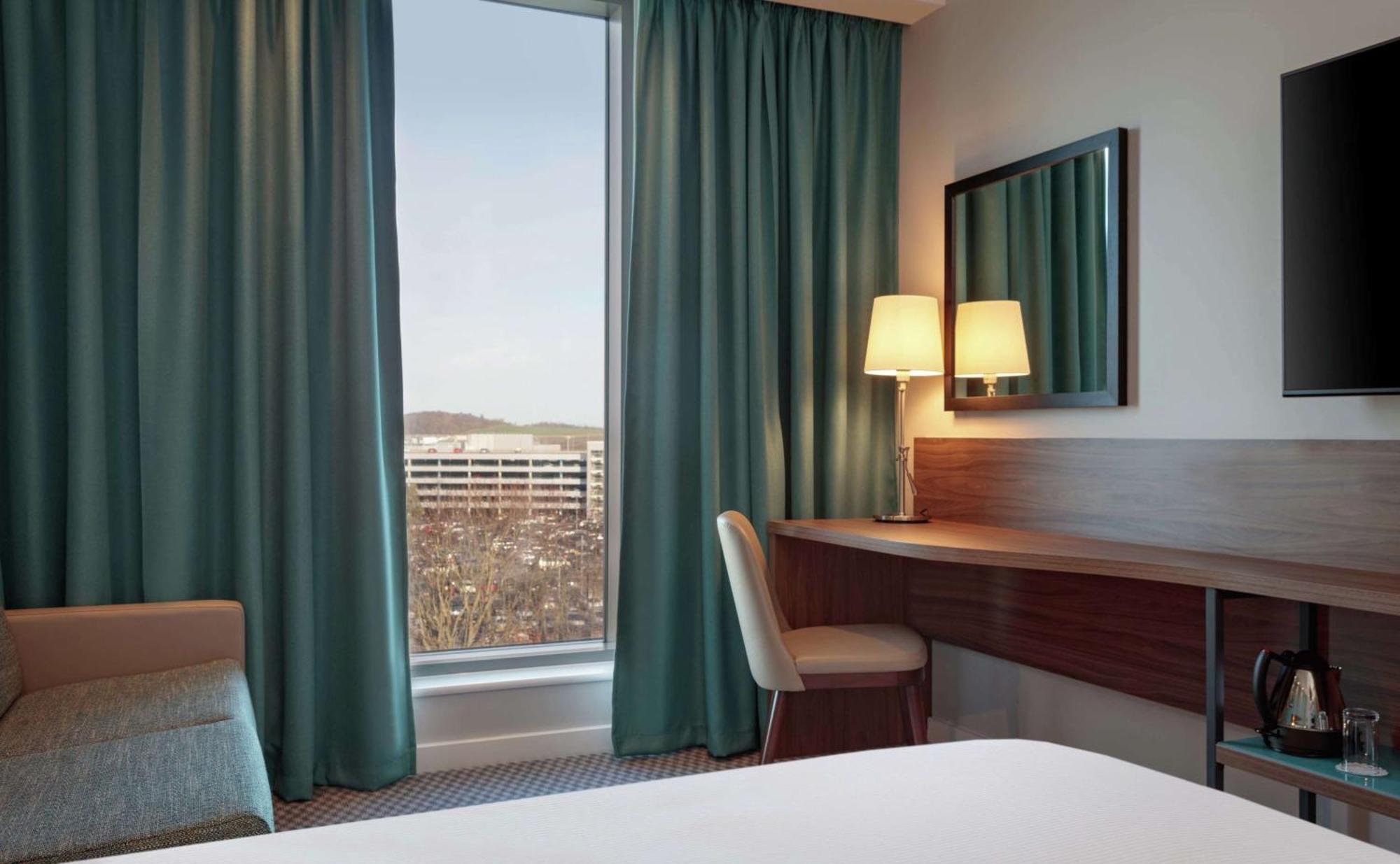 Hampton By Hilton Edinburgh Airport Hotel Ingliston Exterior photo