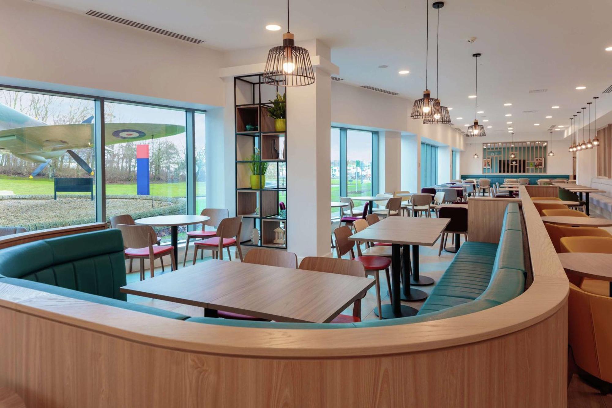 Hampton By Hilton Edinburgh Airport Hotel Ingliston Exterior photo
